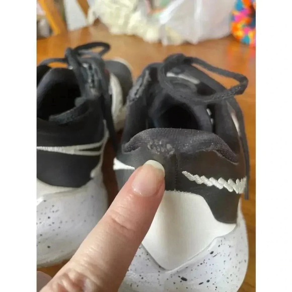 Nike Zoom Kyrie 5 Basketball Shoes - Black/White - Size 8 Bin A - Picture 4 of 10